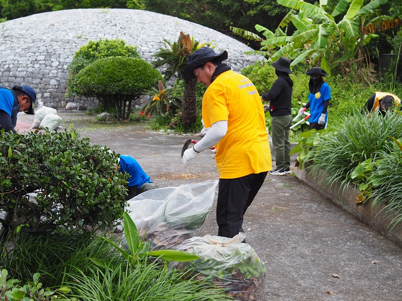 沖縄リジョン合同ACT「平和の礎」清掃
