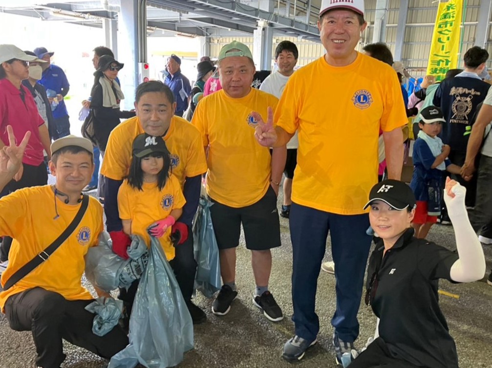 糸満白銀ライオンズクラブ「道の駅いとまん」ボランティア清掃