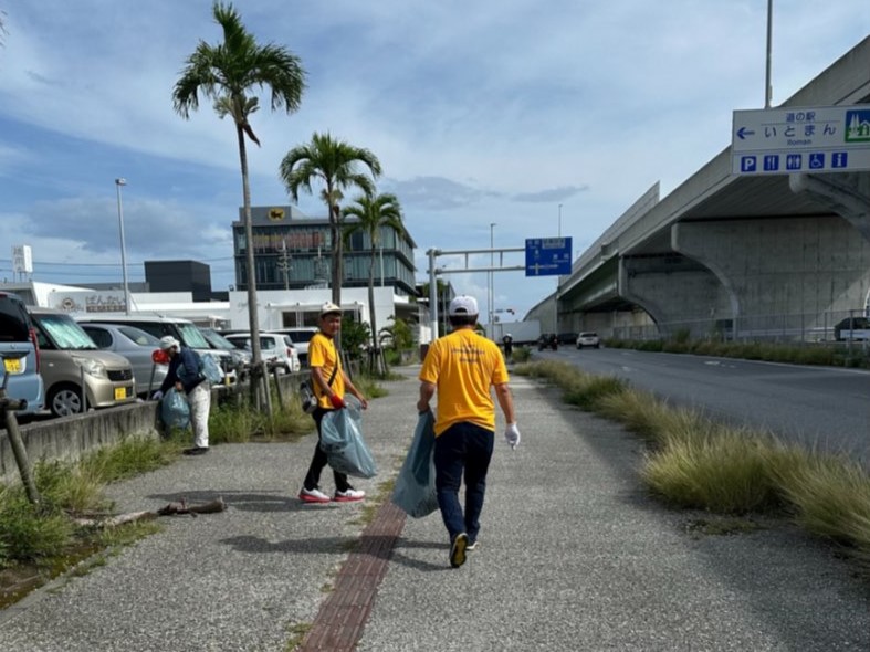 糸満白銀ライオンズクラブ「道の駅いとまん」ボランティア清掃